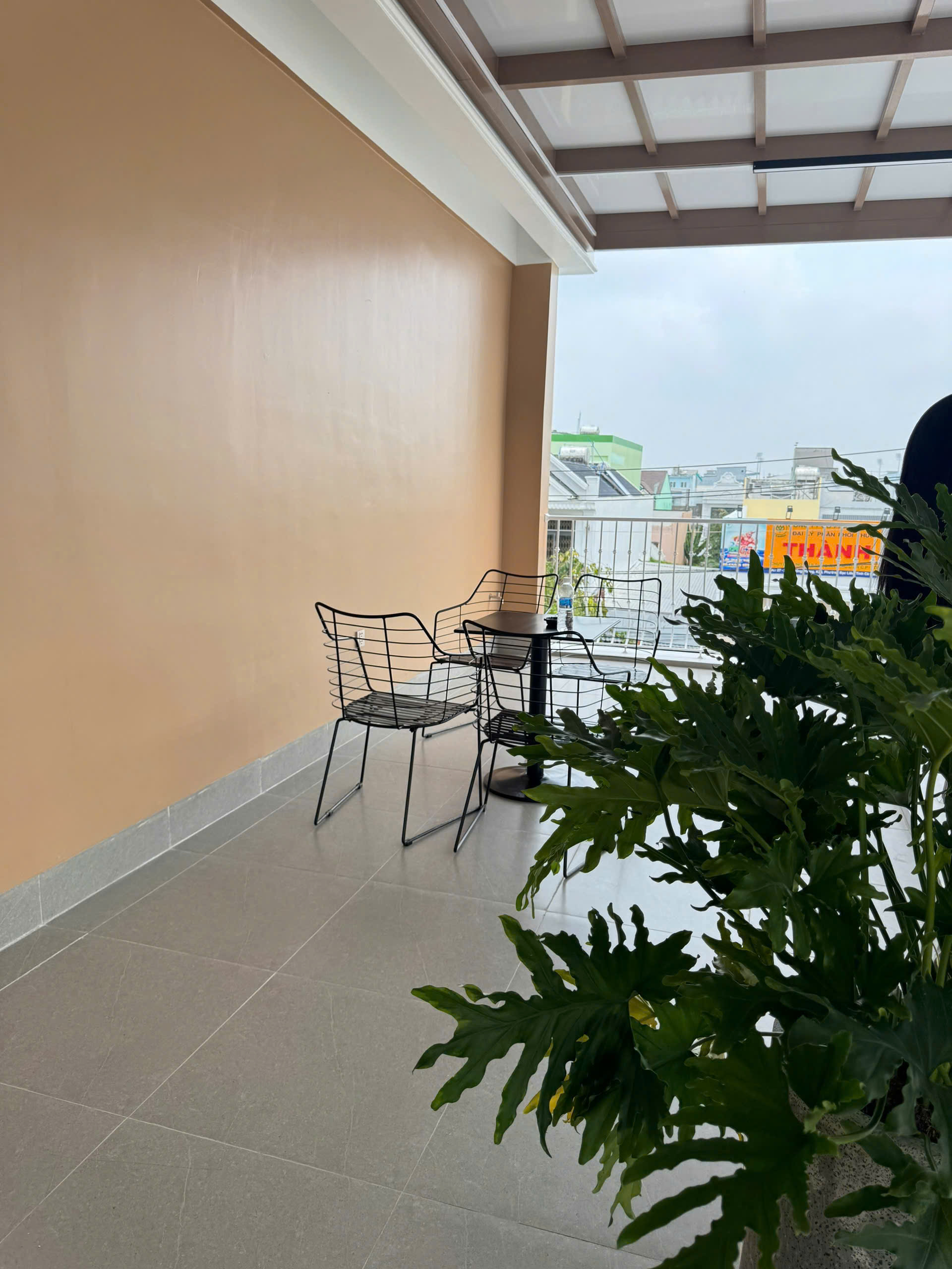Ban công sinh hoạt chung 577 Hotel